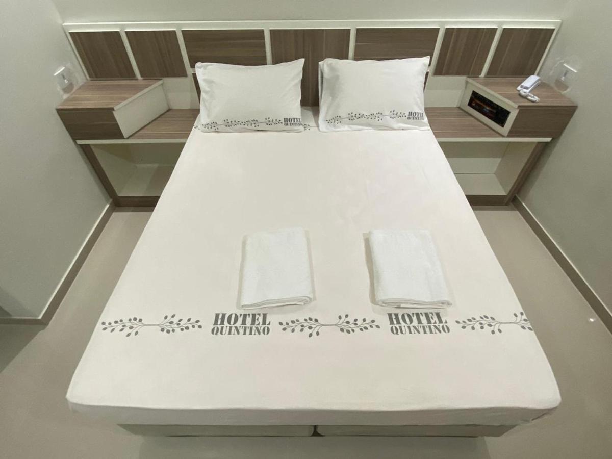 Hotel Quintino - Metro Se -Localizado No Coracao De Sao Paulo Proximo Ao Bras E 25 De Marco Com Estacionamento No Local Gratis Exterior photo A bed with a mattress