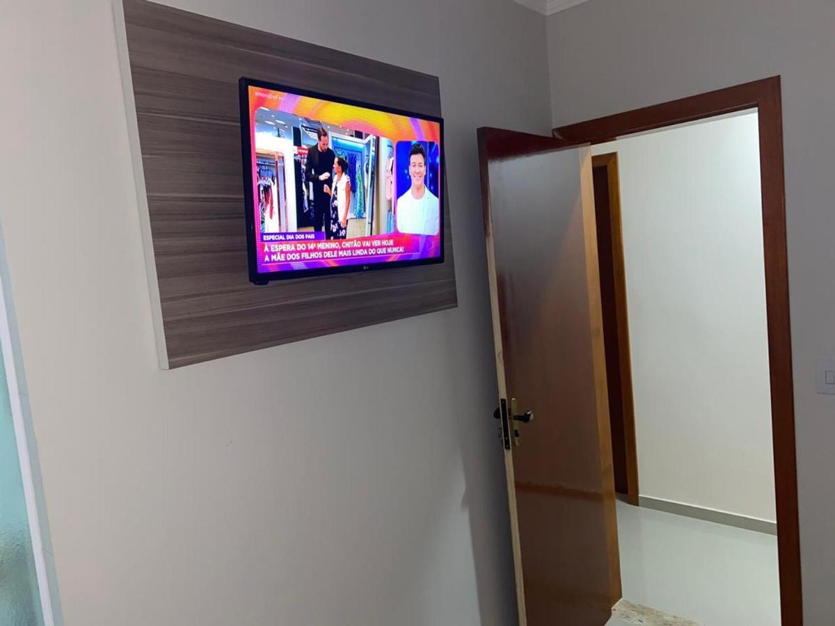 Hotel Quintino - Metro Se -Localizado No Coracao De Sao Paulo Proximo Ao Bras E 25 De Marco Com Estacionamento No Local Gratis Exterior photo A television in a hotel room