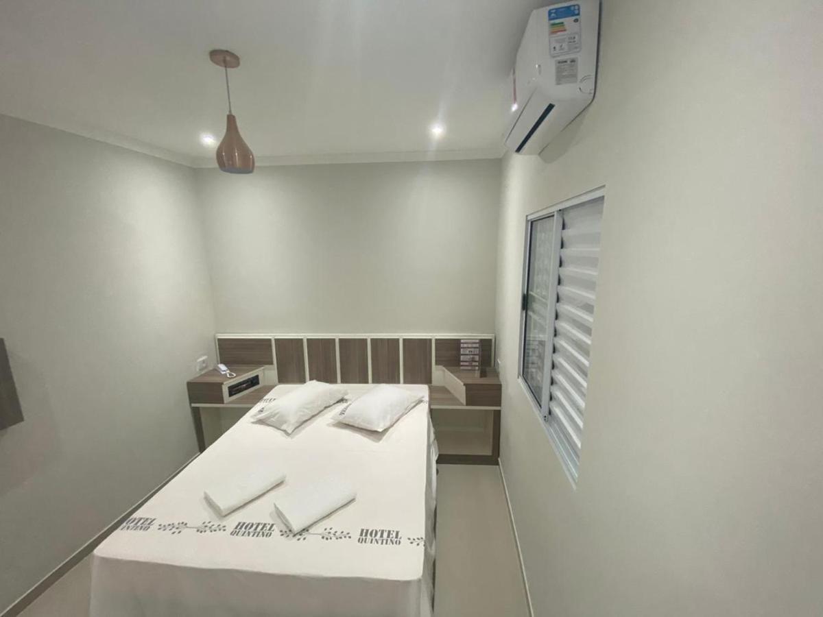 Hotel Quintino - Metro Se -Localizado No Coracao De Sao Paulo Proximo Ao Bras E 25 De Marco Com Estacionamento No Local Gratis Exterior photo A bedroom in a micro apartment