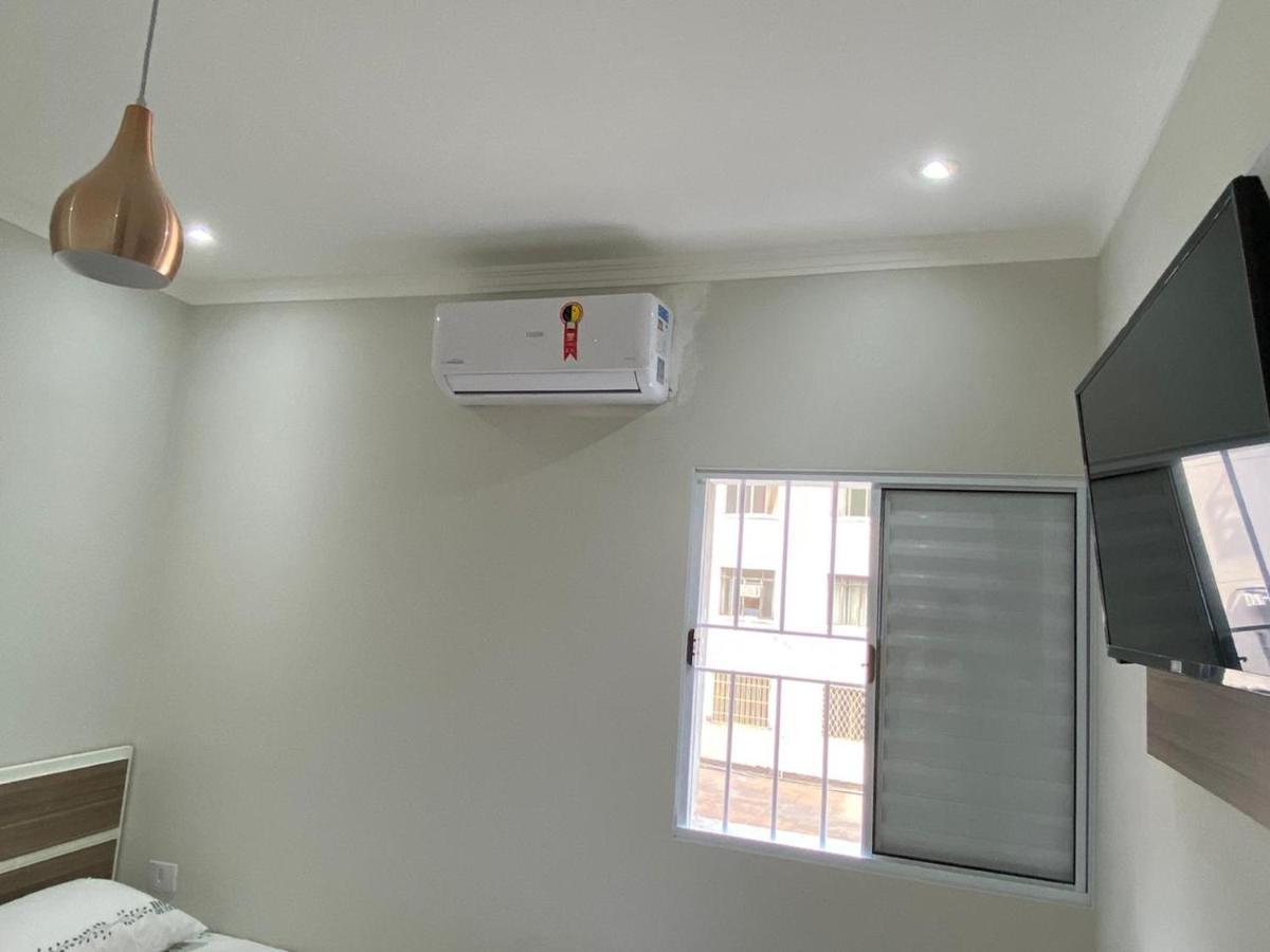 Hotel Quintino - Metro Se -Localizado No Coracao De Sao Paulo Proximo Ao Bras E 25 De Marco Com Estacionamento No Local Gratis Exterior photo A wall mounted air conditioner