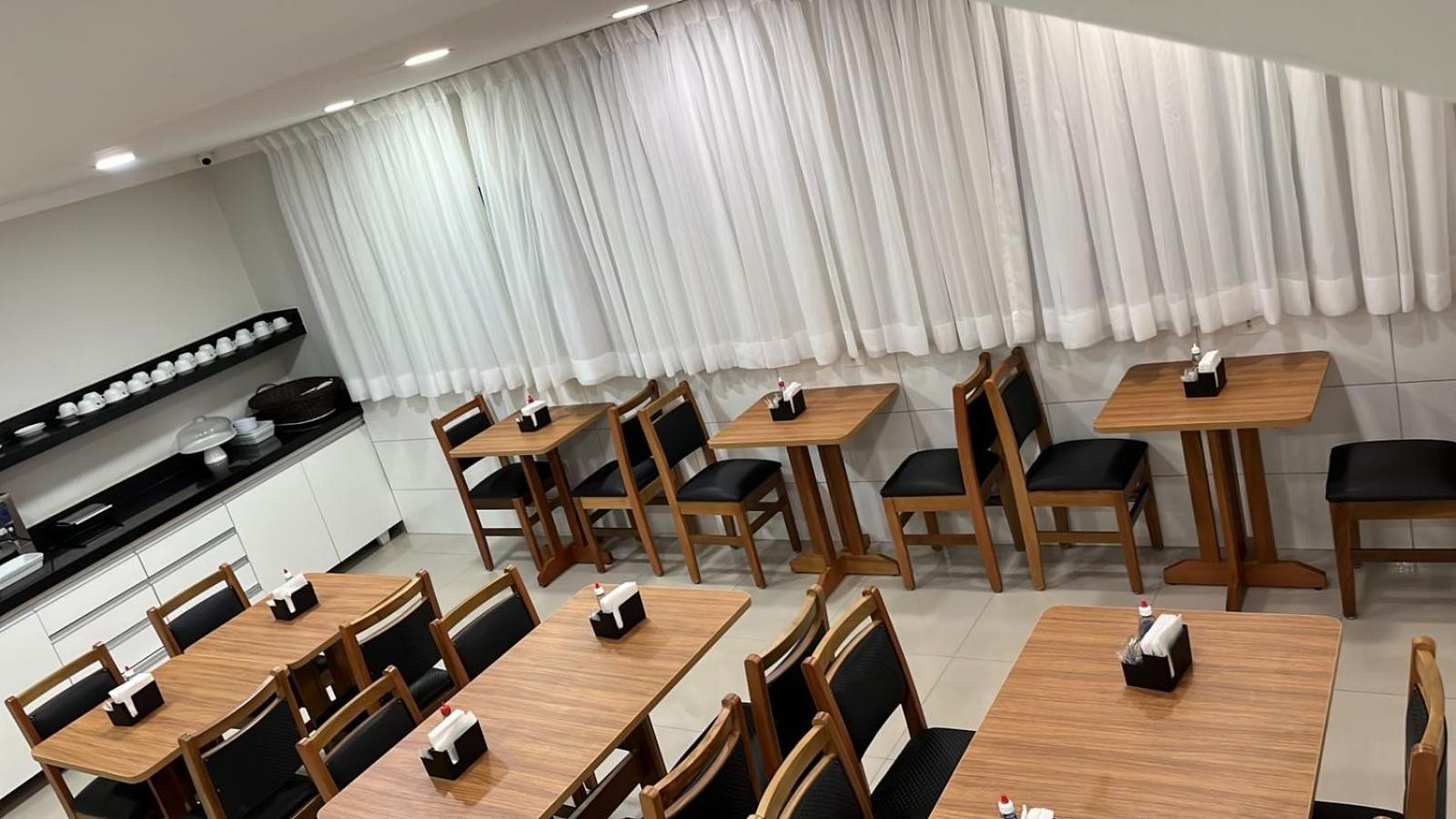 Hotel Quintino - Metro Se -Localizado No Coracao De Sao Paulo Proximo Ao Bras E 25 De Marco Com Estacionamento No Local Gratis Exterior photo Interior of a small Japanese restaurant